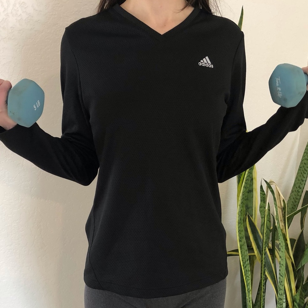 EUC Adidas long sleeve shirt